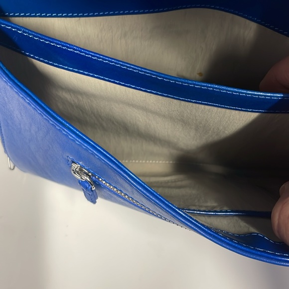 OLIVIA HARRIS.  Woman’s. Leather purse. All leather. Blue color  Great condition - Picture 9 of 11